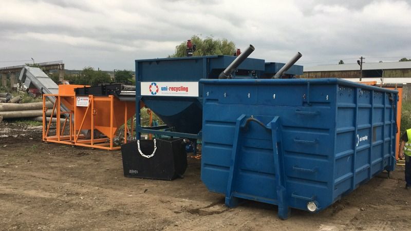 Pre-Treatment Gravity Separator With Screw Conveyor